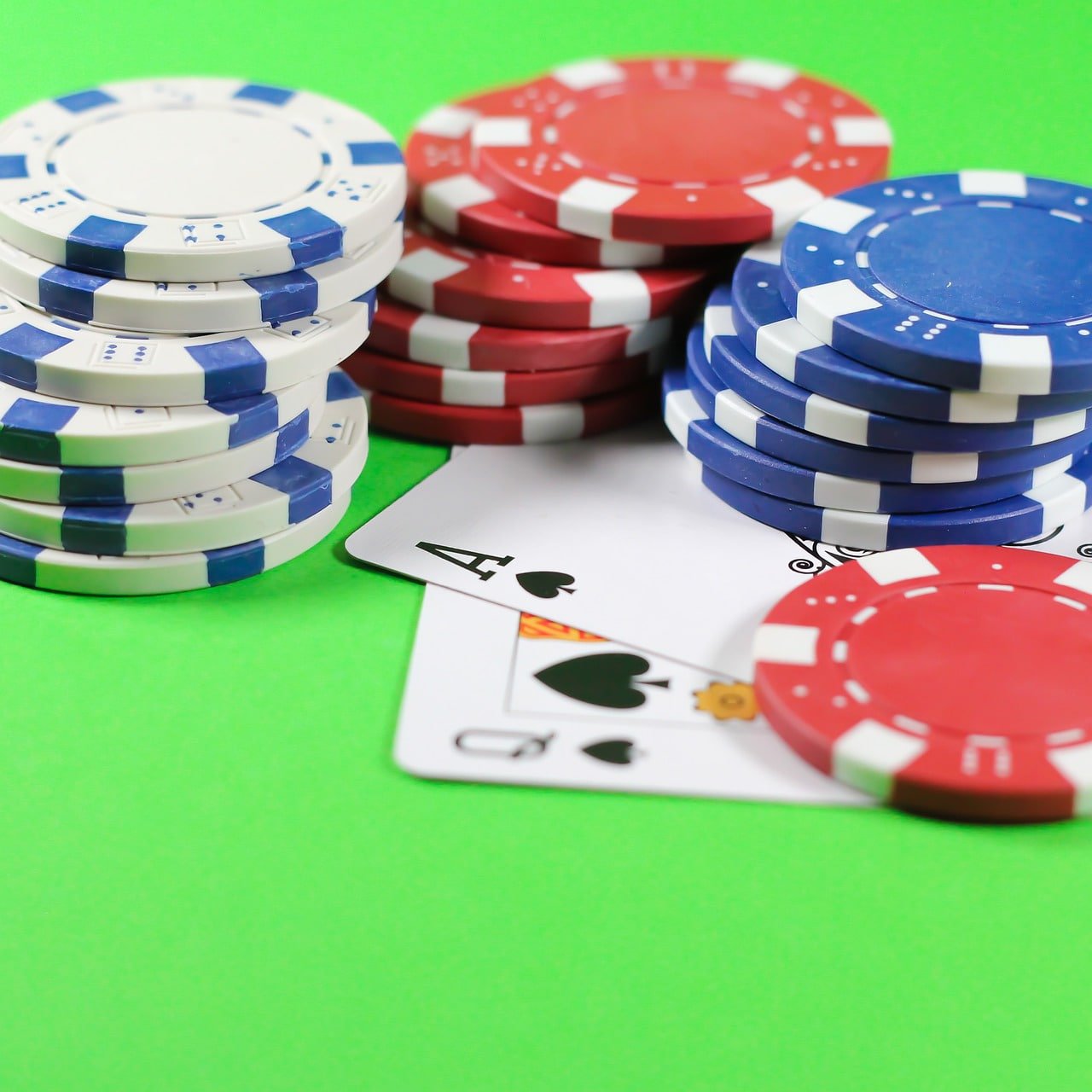 Antarmuka permainan Fortune Rabbit di platform bbo303 menampilkan grid dan simbol-simbol tematik